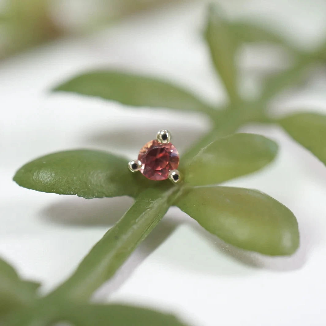 Solitaire - Gia - 3 Prong Faceted Gemstone from Modern Mood