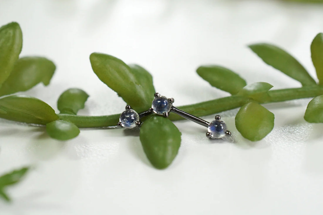 Astera 3 - Cabochon Gemstone from Modern Mood