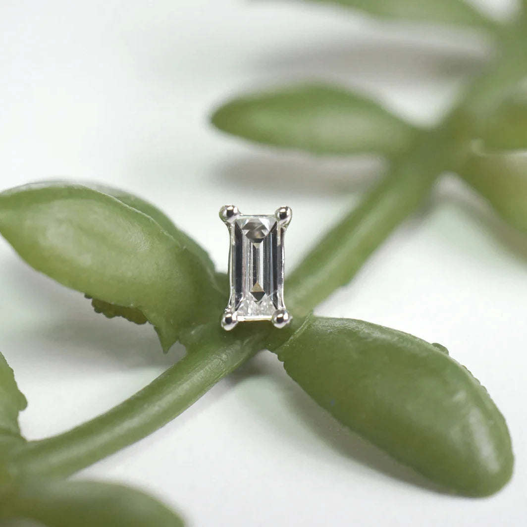 Baguette Solitaire - Joey - Diamond Prong Setting from Modern Mood