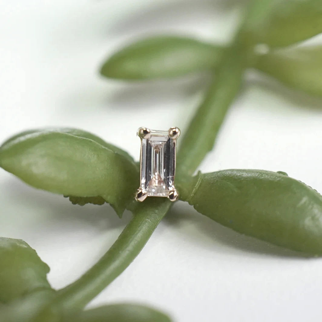 Baguette Solitaire - Joey - Diamond Prong Setting from Modern Mood