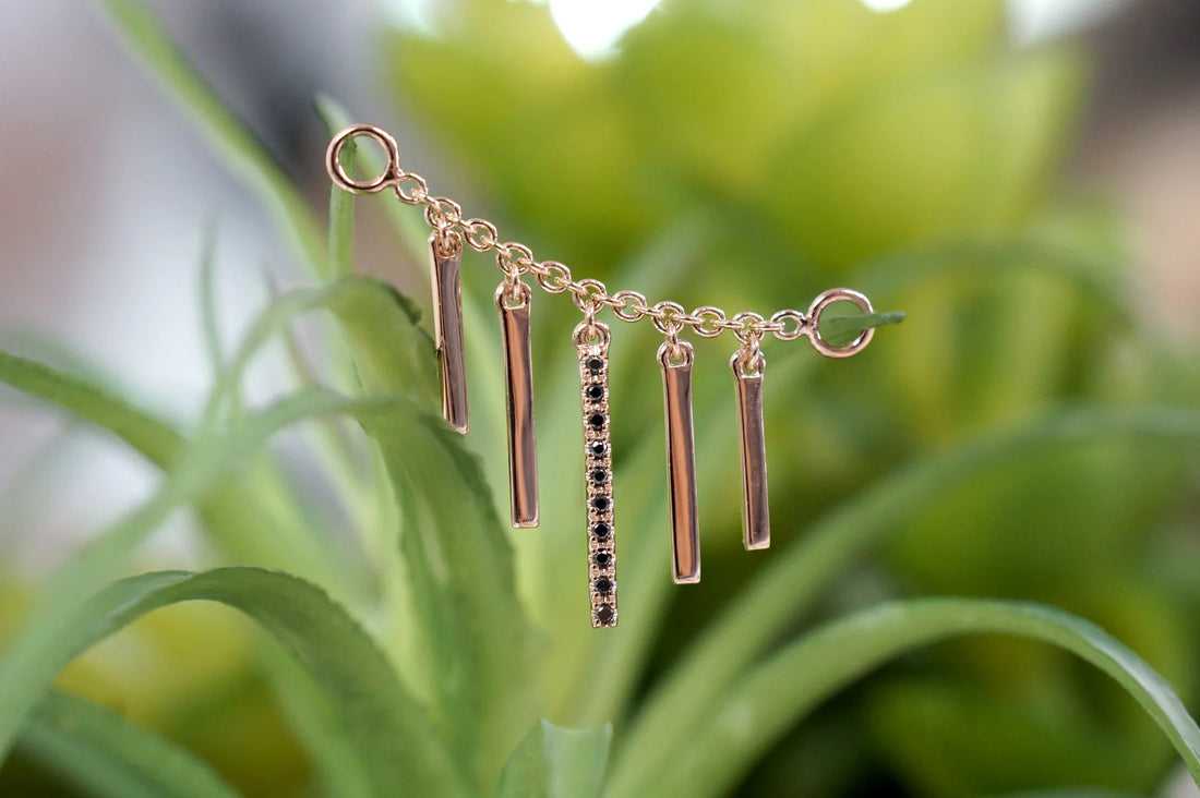 Chain with Dripping Gold Bars — Modern Mood