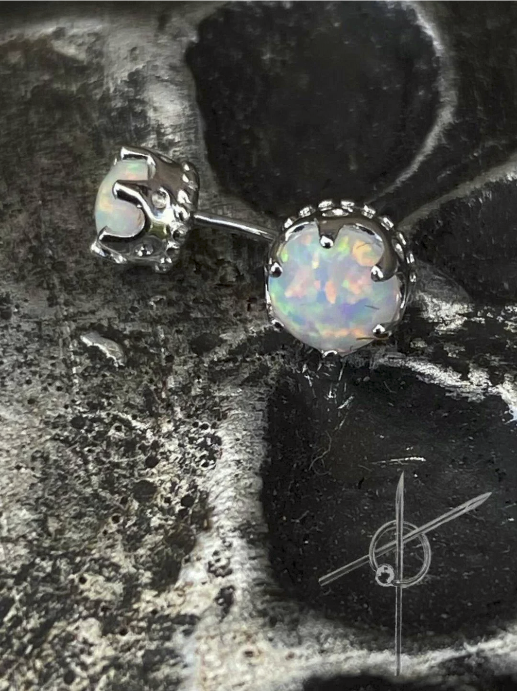 Crown Set with Opal from Junipurr (Vault) — Junipurr