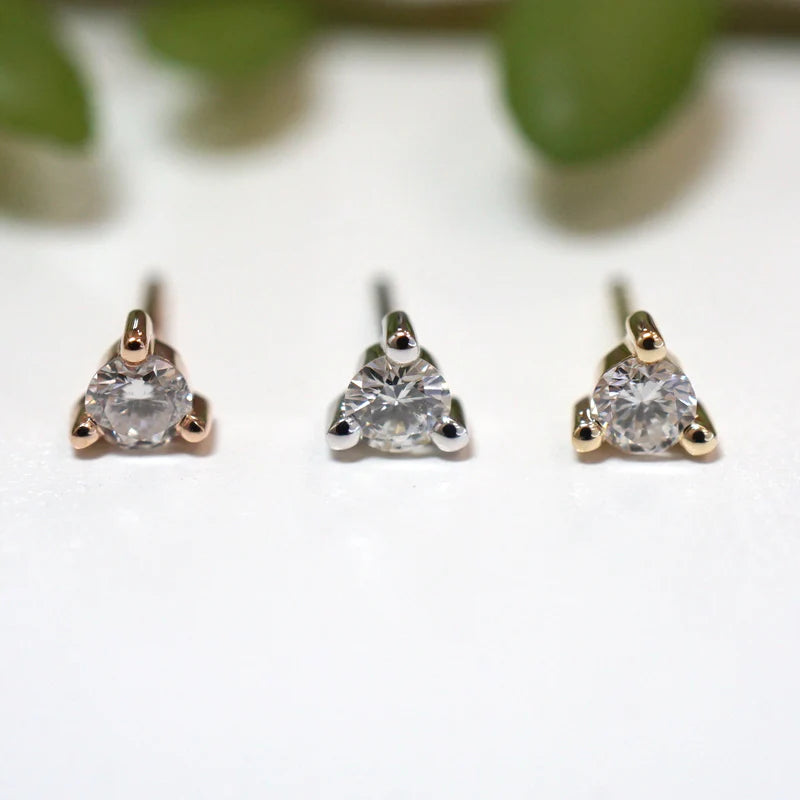 Diamond Round Solitaire Prong — Modern Mood