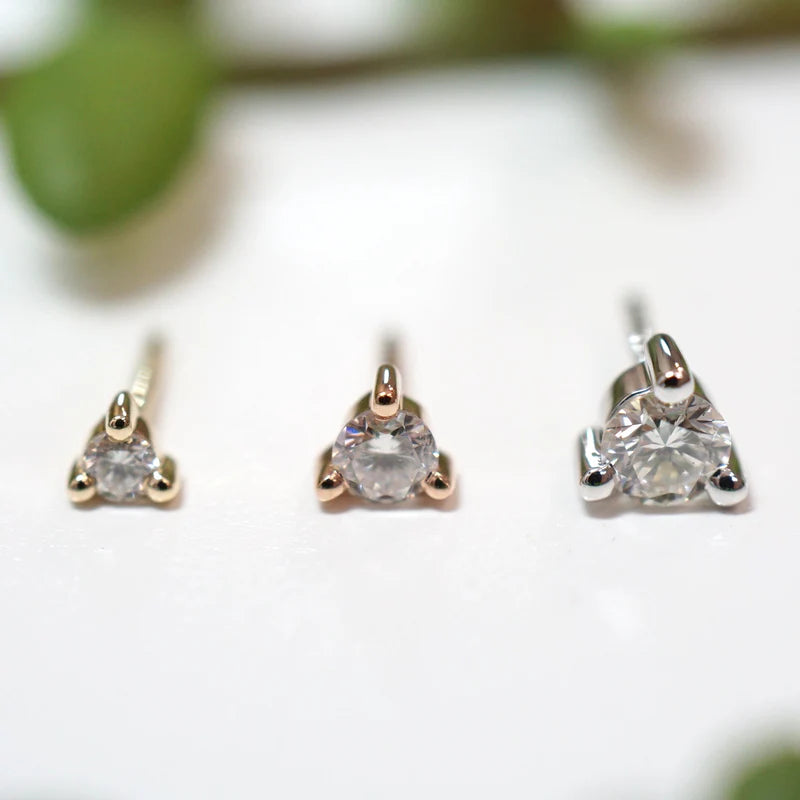 Diamond Round Solitaire Prong — Modern Mood