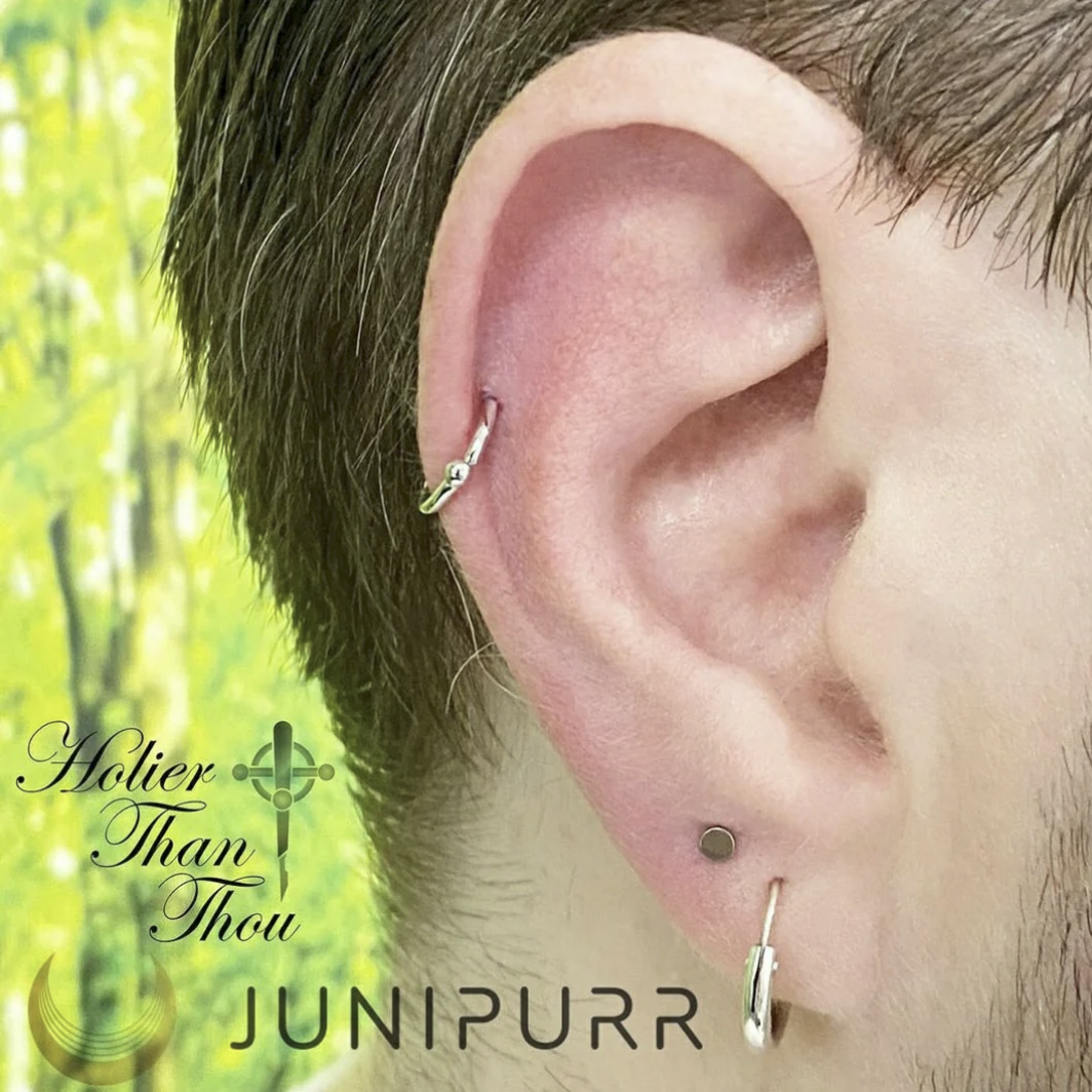 Gold Ring with Fixed Bead — Junipurr
