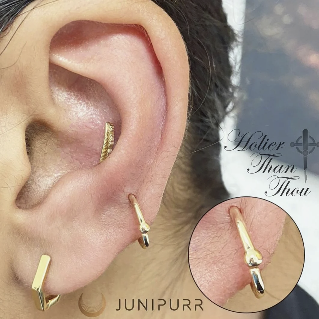 Gold Ring with Fixed Bead — Junipurr