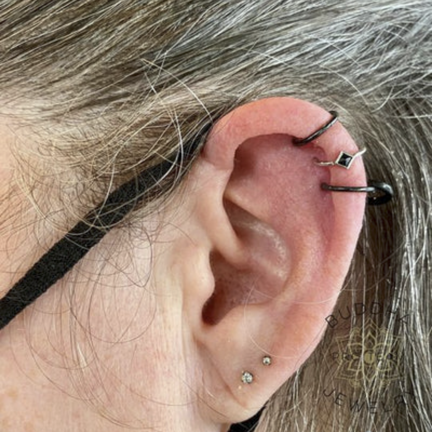 Mae Seam Ring with Black Spinel — Buddha