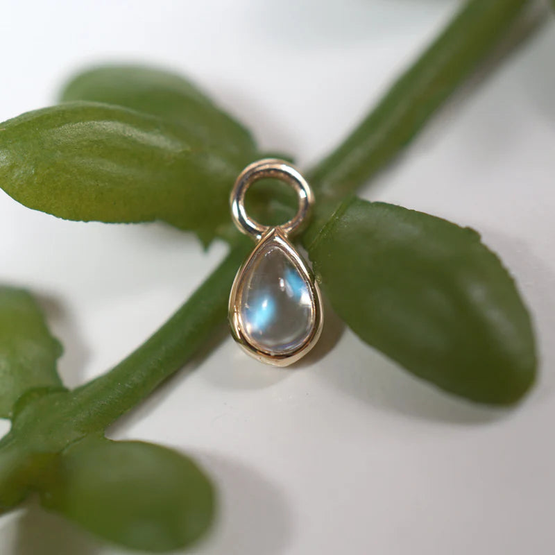 Mini Pear Bezel Charm Cabochon — Modern Mood