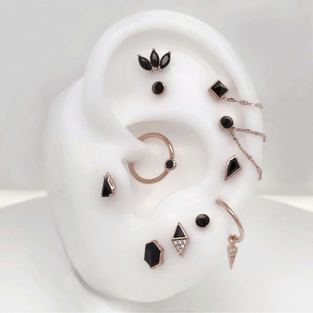 Moet Black Spinel — Buddha