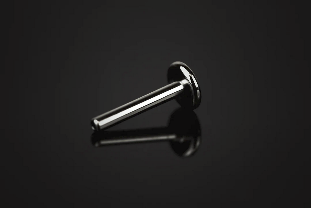 12G Threadless Titanium Labrets from Junipurr