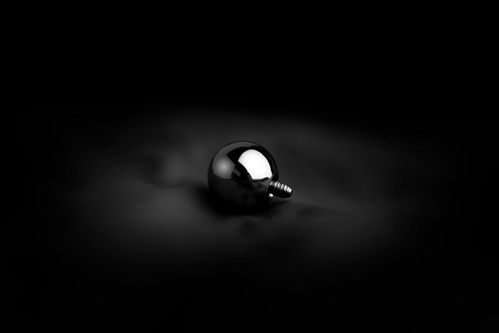 Titanium Ball - Threaded